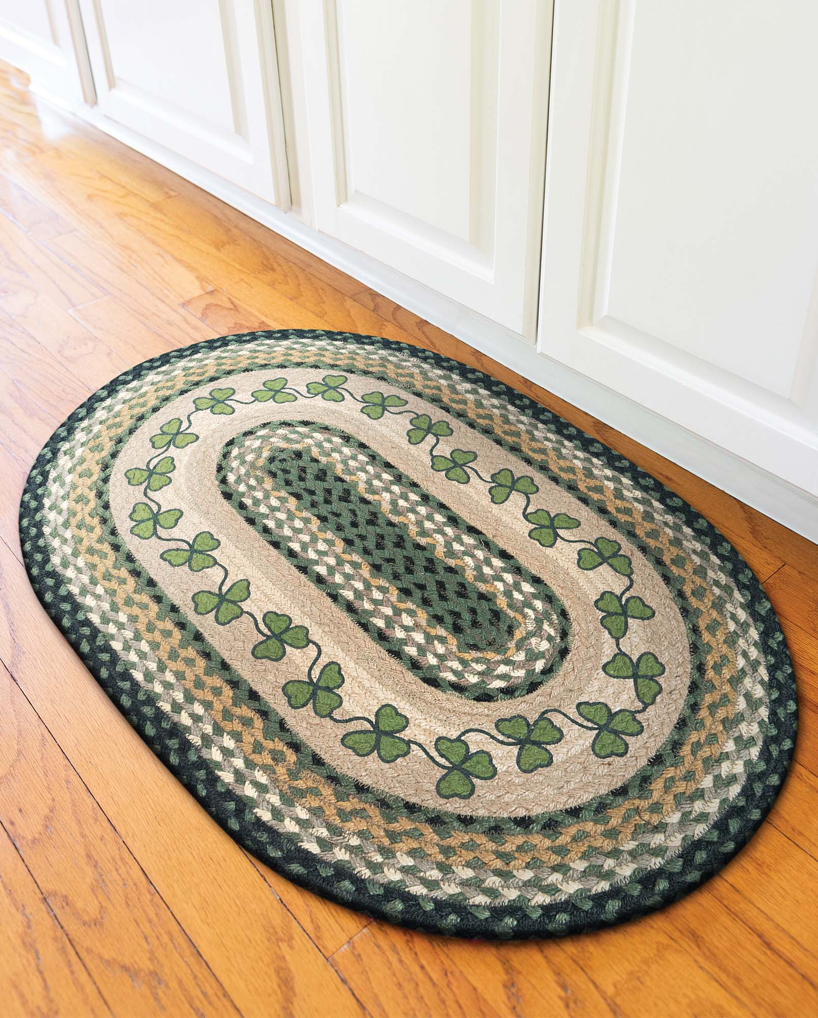 OP-116 Irish Shamrock Oval Rug | The Braided Rug Place
